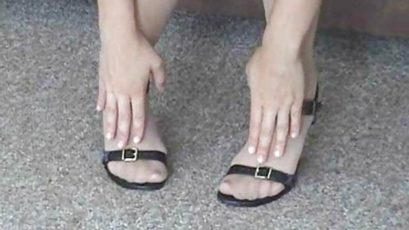 Bonă filme porno cu femei mature flocoase pentru un băiat adult.
