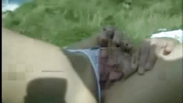 O porno cu flocoase explozie de entuziasm după un divorț.