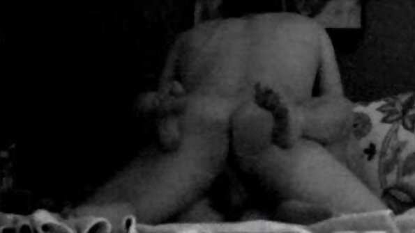 Orgasm umed pe flocoase bucuriile întoarcerii.